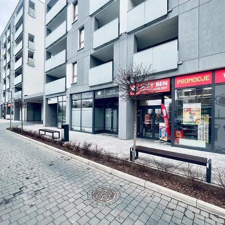 Bemowo Sreviced 酒店 *